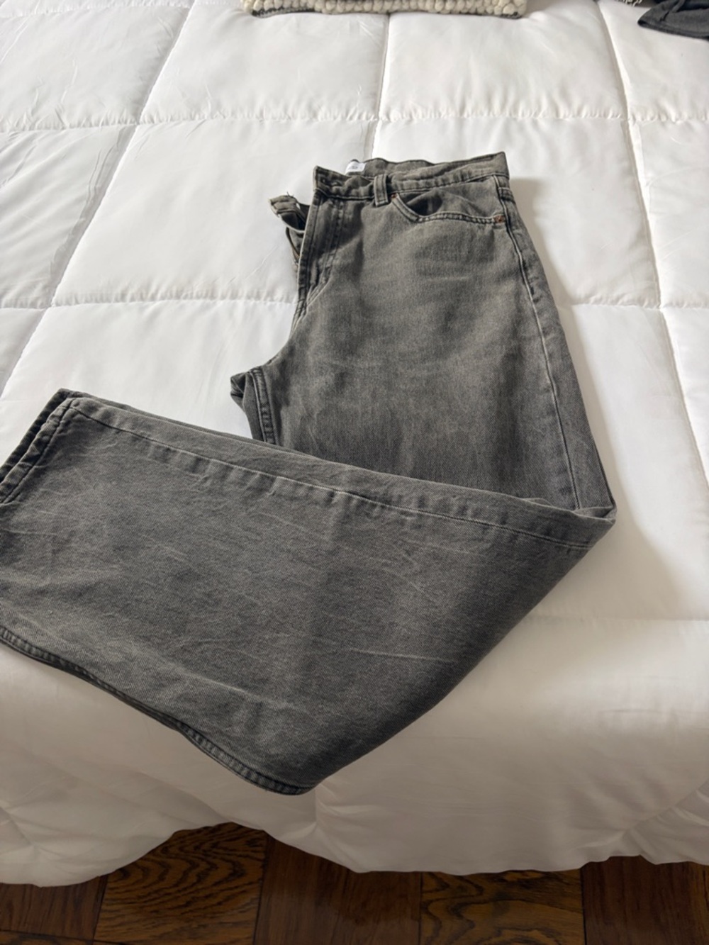 Zara Gray Wide-Leg Flare Jeans